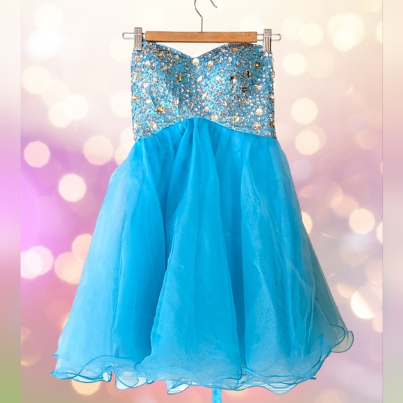 No Label Dresses & Skirts - Rhinestone & Sequin Bodice Strapless Party/Prom Dress Sky Blue Size M